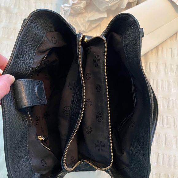 Tory Burch Black Leather Shoulder Bag - Picture 6 of 15